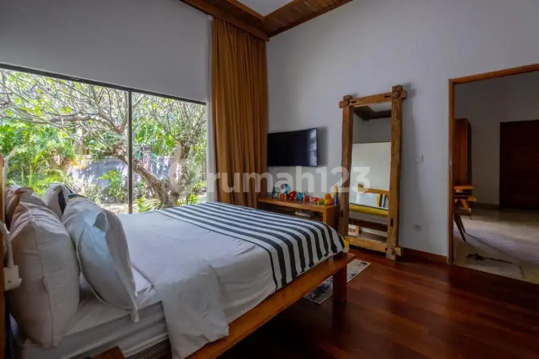 Villa Mewah 4 Kamar Tidur di Pemuteran dengan Pemandangan Gunung dan Lahan Luas