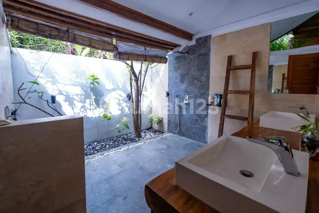 Villa Mewah 4 Kamar Tidur di Pemuteran dengan Pemandangan Gunung dan Lahan Luas