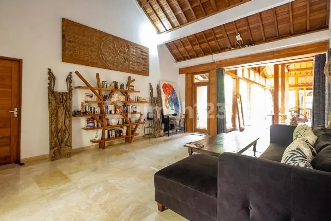Villa Mewah 4 Kamar Tidur di Pemuteran dengan Pemandangan Gunung dan Lahan Luas
