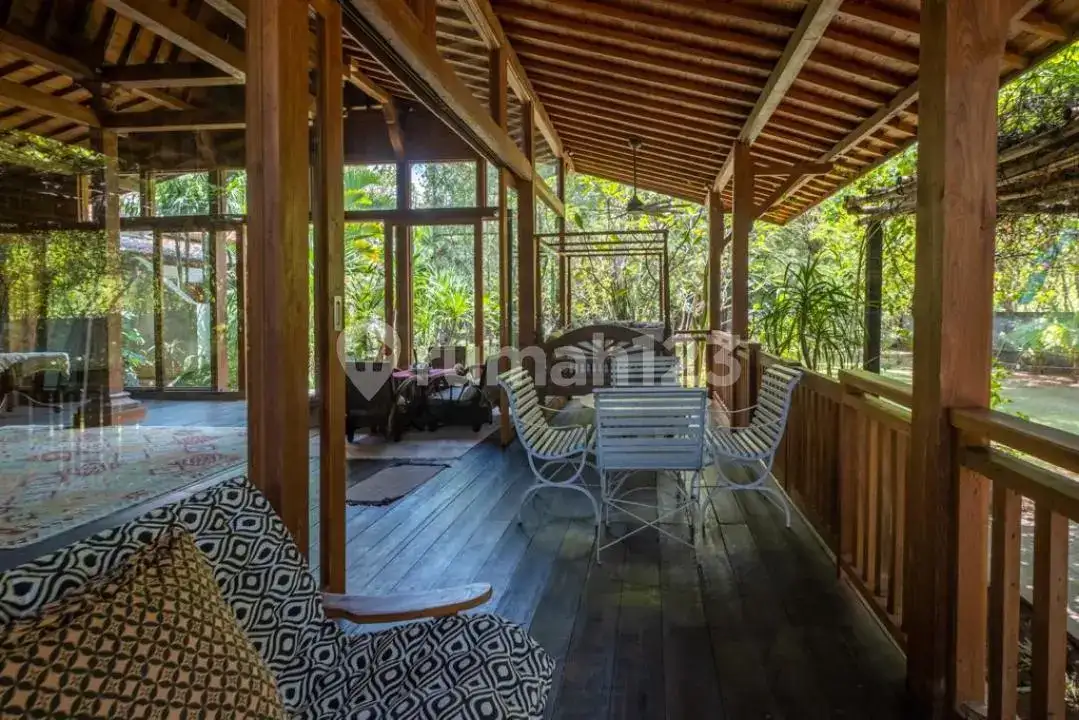 Villa Mewah 4 Kamar Tidur di Pemuteran dengan Pemandangan Gunung dan Lahan Luas