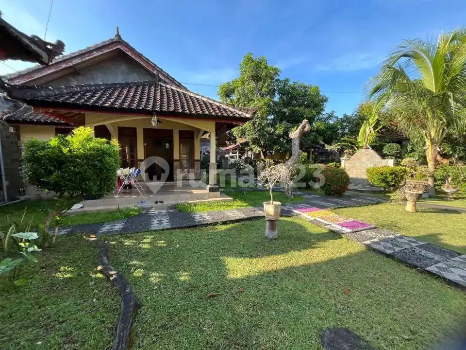 Semi Villa 3 Kamar Tidur dengan Lahan Luas di Anturan Dekat Pantai Cocok untuk Hunian dan Liburan
