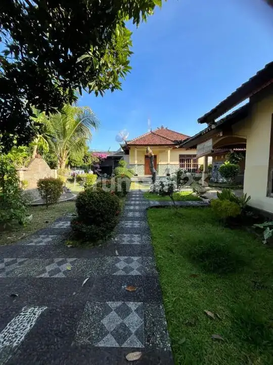 Semi Villa 3 Kamar Tidur dengan Lahan Luas di Anturan Dekat Pantai Cocok untuk Hunian dan Liburan