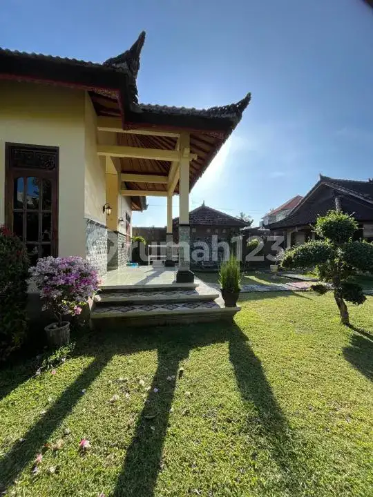 Semi Villa 3 Kamar Tidur dengan Lahan Luas di Anturan Dekat Pantai Cocok untuk Hunian dan Liburan