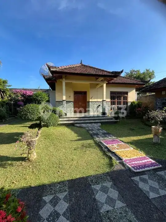 Semi Villa 3 Kamar Tidur dengan Lahan Luas di Anturan Dekat Pantai Cocok untuk Hunian dan Liburan