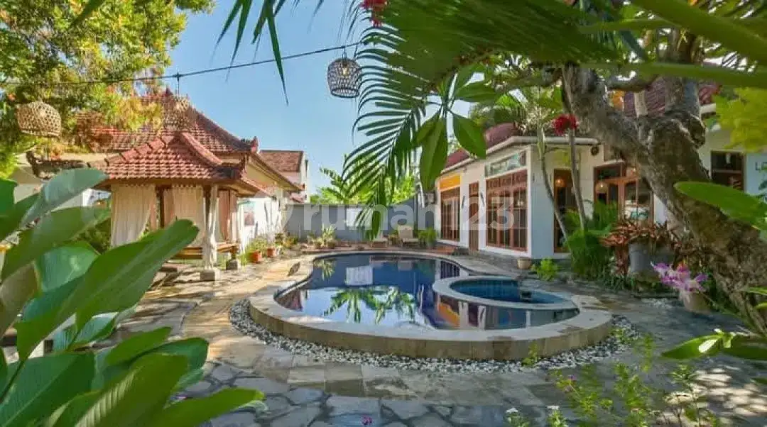 Homestay 8 Kamar Tidur di Anturan dengan View Sawah dan Pegunungan Cocok untuk Bisnis Hospitality