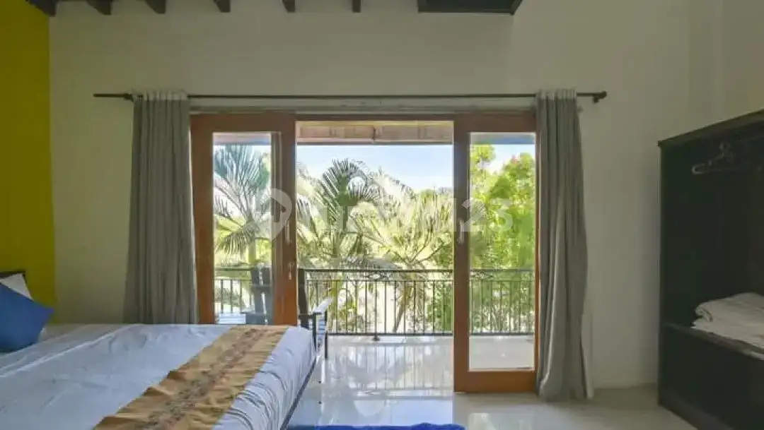 Homestay 8 Kamar Tidur di Anturan dengan View Sawah dan Pegunungan Cocok untuk Bisnis Hospitality