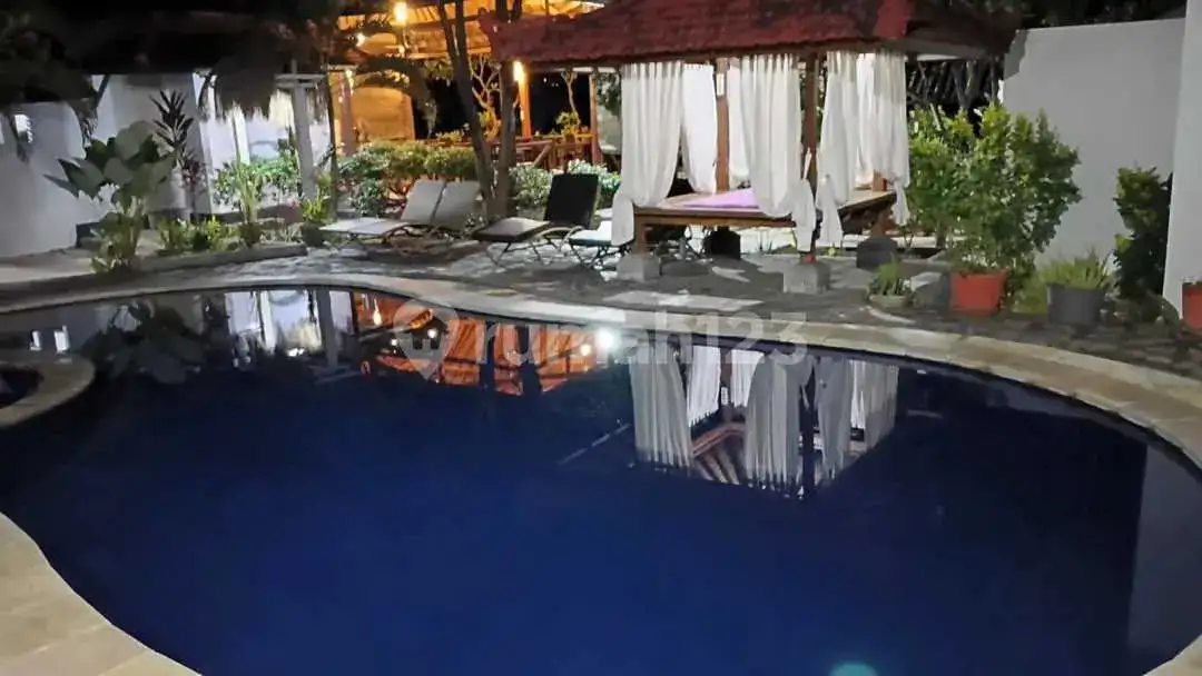 Homestay 8 Kamar Tidur di Anturan dengan View Sawah dan Pegunungan Cocok untuk Bisnis Hospitality