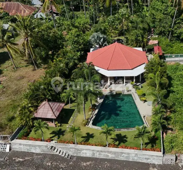 Beach Front Villa di Kubutambahan Bali Utara dengan Lahan Luas Cocok untuk Hunian dan Investasi