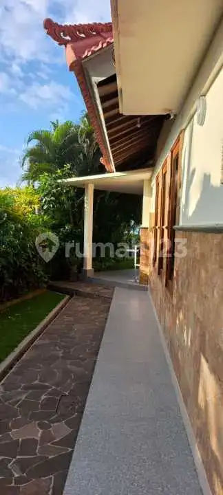 Beach Front Villa di Kubutambahan Bali Utara dengan Lahan Luas Cocok untuk Hunian dan Investasi
