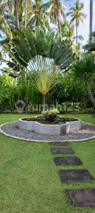 Beach Front Villa di Kubutambahan Bali Utara dengan Lahan Luas Cocok untuk Hunian dan Investasi