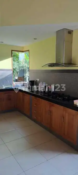 Beach Front Villa di Kubutambahan Bali Utara dengan Lahan Luas Cocok untuk Hunian dan Investasi