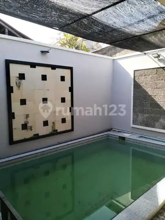 Villa 2 Kamar Tidur dengan Kolam Renang di Singaraja Dekat Pantai Penimbangan