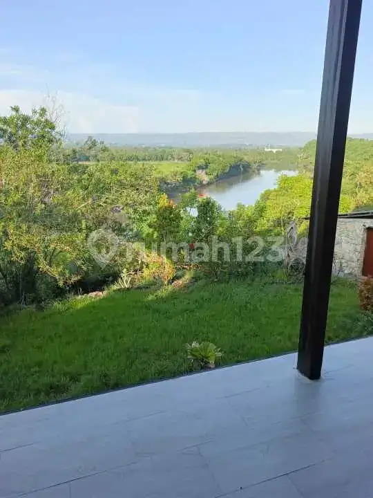 Villa 4 Kamar Tidur di Waingapu Sumba Timur dengan Panorama Laut, Sungai, dan Pegunungan