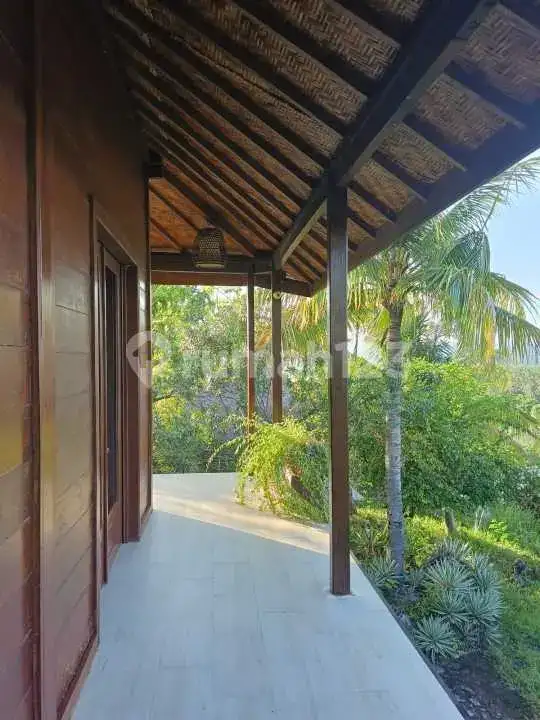 Villa 4 Kamar Tidur di Waingapu Sumba Timur dengan Panorama Laut, Sungai, dan Pegunungan