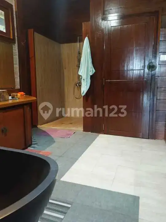 Villa 4 Kamar Tidur di Waingapu Sumba Timur dengan Panorama Laut, Sungai, dan Pegunungan