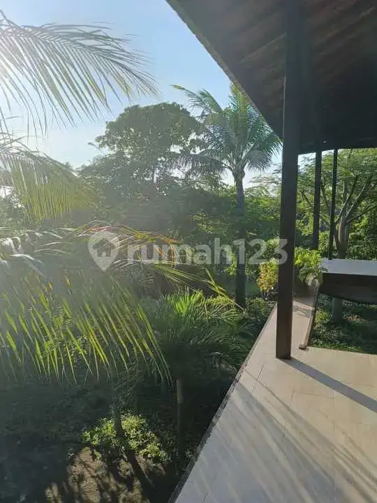 Villa 4 Kamar Tidur di Waingapu Sumba Timur dengan Panorama Laut, Sungai, dan Pegunungan
