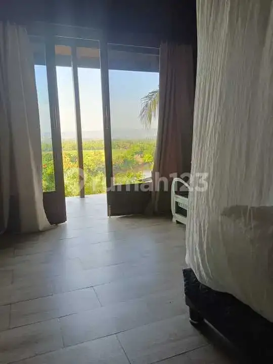 Villa 4 Kamar Tidur di Waingapu Sumba Timur dengan Panorama Laut, Sungai, dan Pegunungan