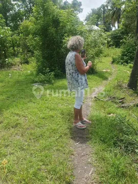 Tanah Beachfront di Tulamben dengan View Laut dan Gunung Cocok untuk Villa dan Hotel