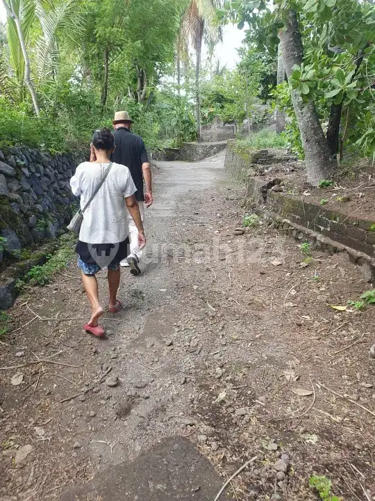 Tanah Beachfront di Tulamben dengan View Laut dan Gunung Cocok untuk Villa dan Hotel