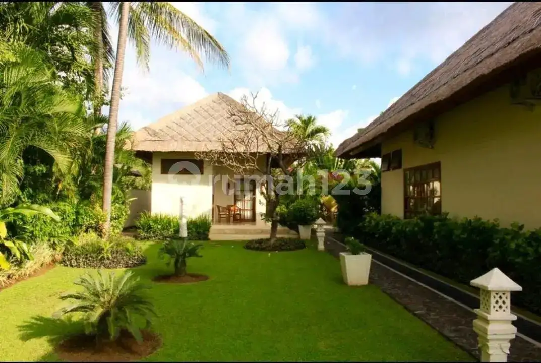 Beachfront Villa di Lovina dengan Sunset View Cocok untuk Hunian dan Investasi