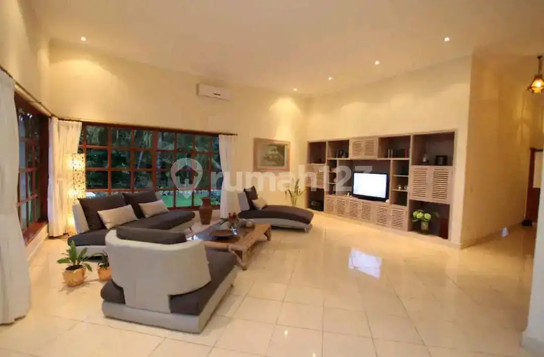 Beachfront Villa di Lovina dengan Sunset View Cocok untuk Hunian dan Investasi
