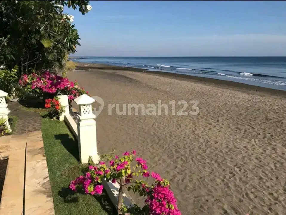 Beachfront Villa di Lovina dengan Sunset View Cocok untuk Hunian dan Investasi