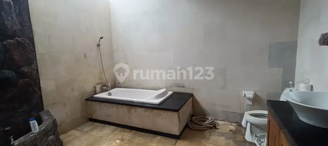 Villa 3 Kamar Tidur Harga Di Bawah Pasaran Dekat Pantai Lovina