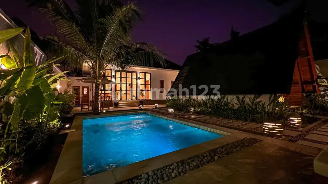 Villa Modern 2 Kamar Tidur Dekat Pantai di Temukus Lovina