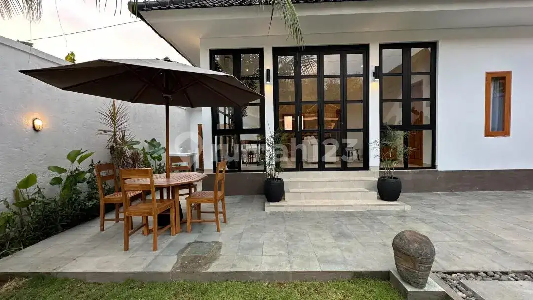 Villa Modern 2 Kamar Tidur Dekat Pantai di Temukus Lovina