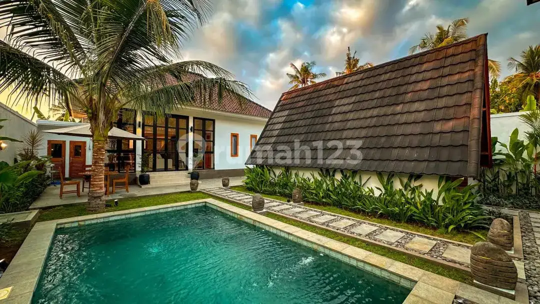 Villa Modern 2 Kamar Tidur Dekat Pantai di Temukus Lovina