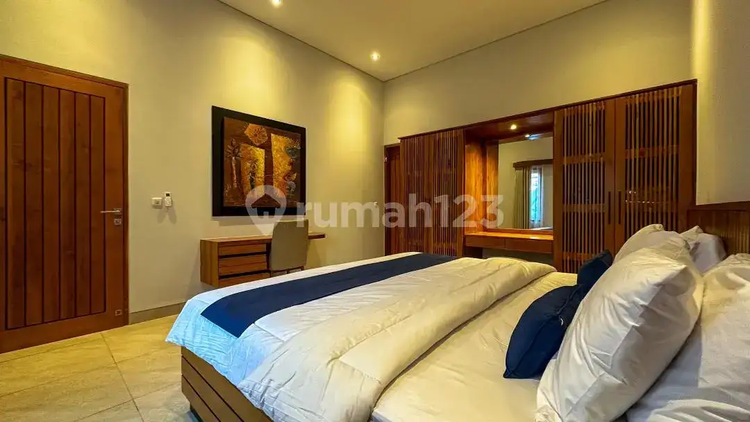 Villa Modern 2 Kamar Tidur Dekat Pantai di Temukus Lovina