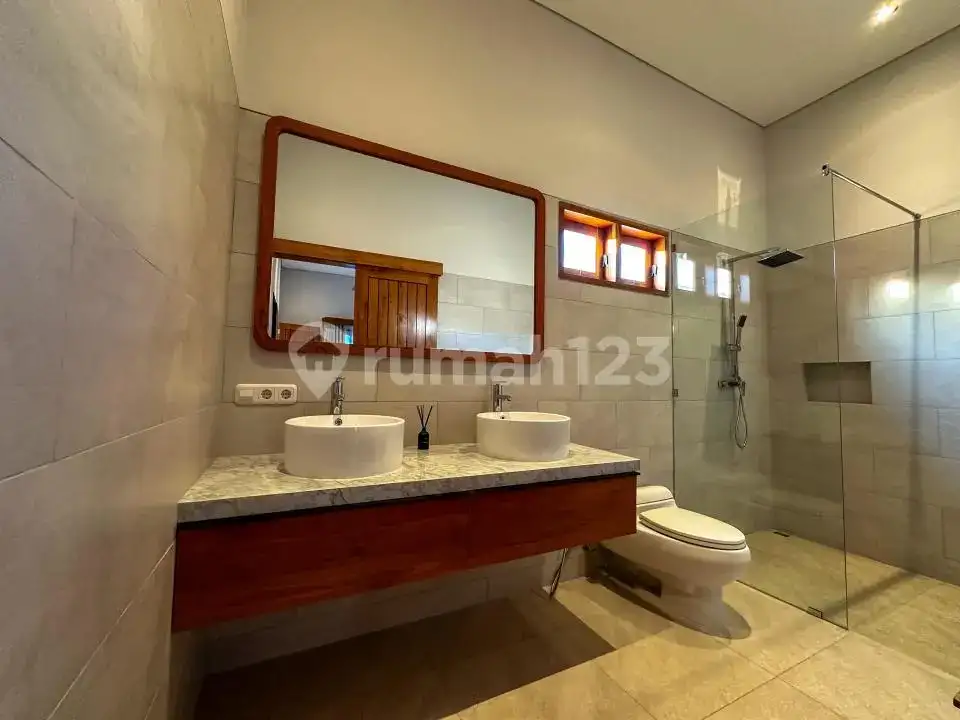 Villa Modern 2 Kamar Tidur Dekat Pantai di Temukus Lovina
