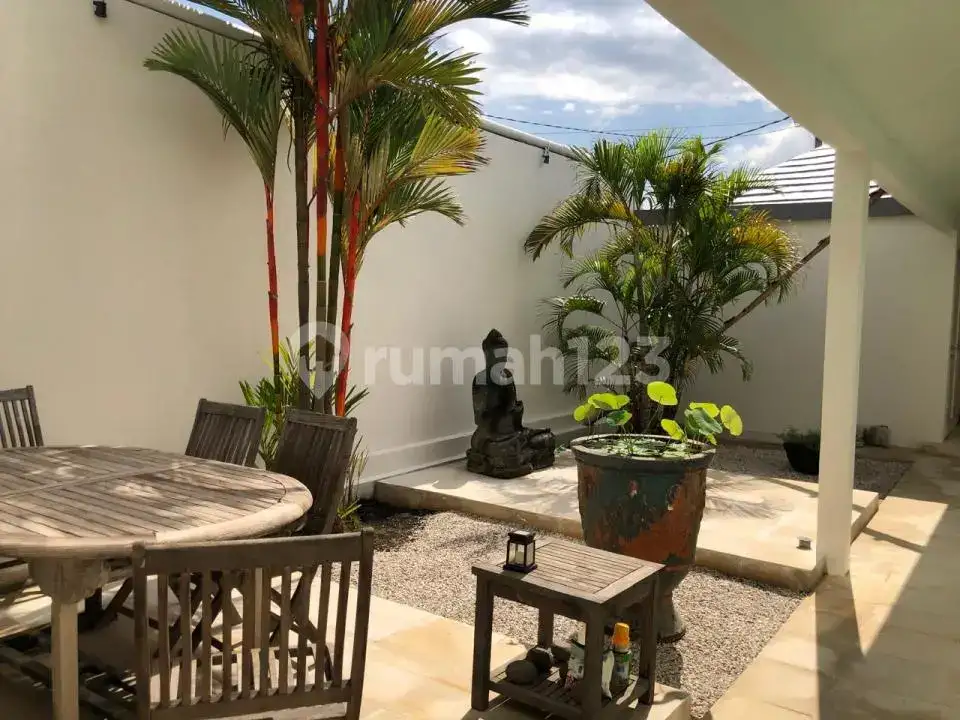 Villa 2 Kamar Tidur Dekat Pusat Lovina dengan View Sawah dan Pegunungan di Kaliasem
