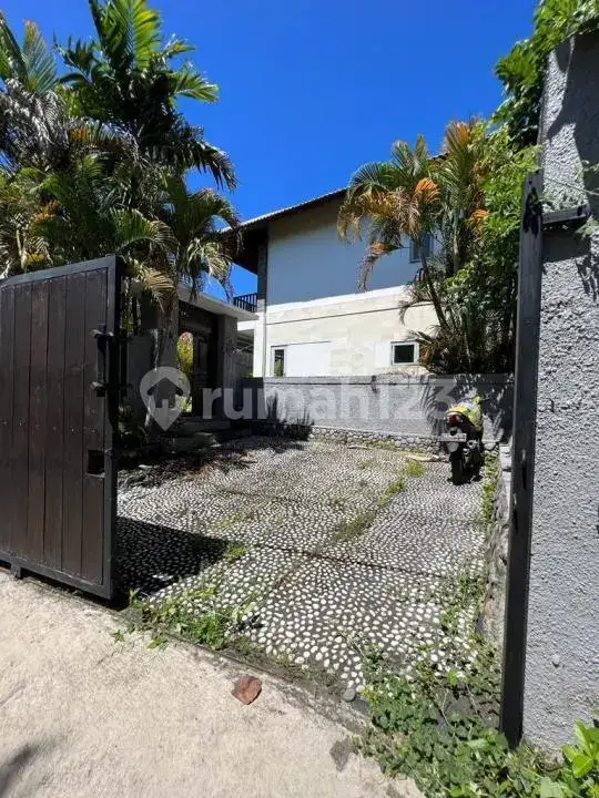 Luxury Villa 3 Kamar Tidur di Kawasan Potensial Nusa Dua Dekat Pantai Samuh