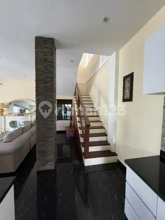 Luxury Villa 3 Kamar Tidur di Kawasan Potensial Nusa Dua Dekat Pantai Samuh