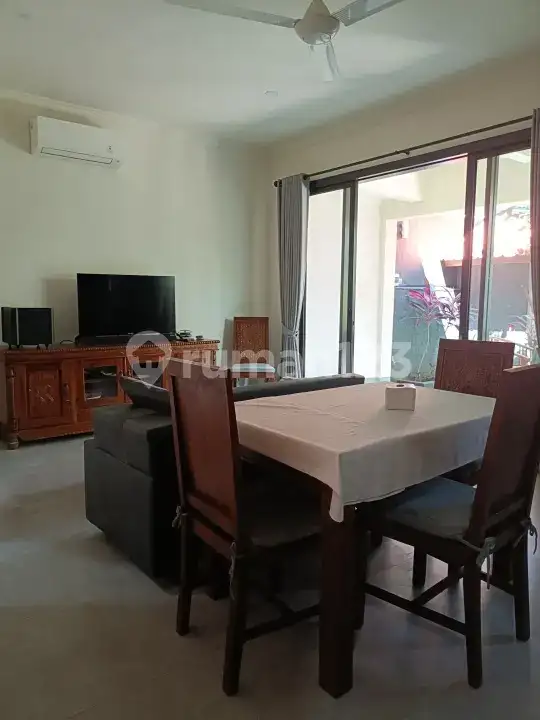Villa 2 Kamar Tidur dengan View Bukit di Lovina Siap Huni