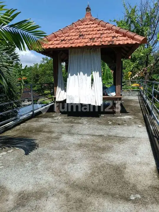 Villa 2 Kamar Tidur dengan View Bukit di Lovina Siap Huni