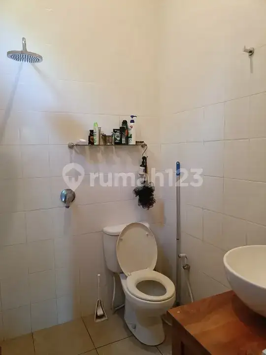 Villa 2 Kamar Tidur dengan View Bukit di Lovina Siap Huni