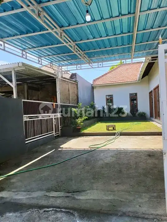 2 Unit Rumah di Atas Lahan 400 m² Dekat Pantai dan Central Lovina