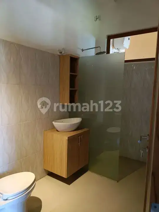 2 Unit Rumah di Atas Lahan 400 m² Dekat Pantai dan Central Lovina