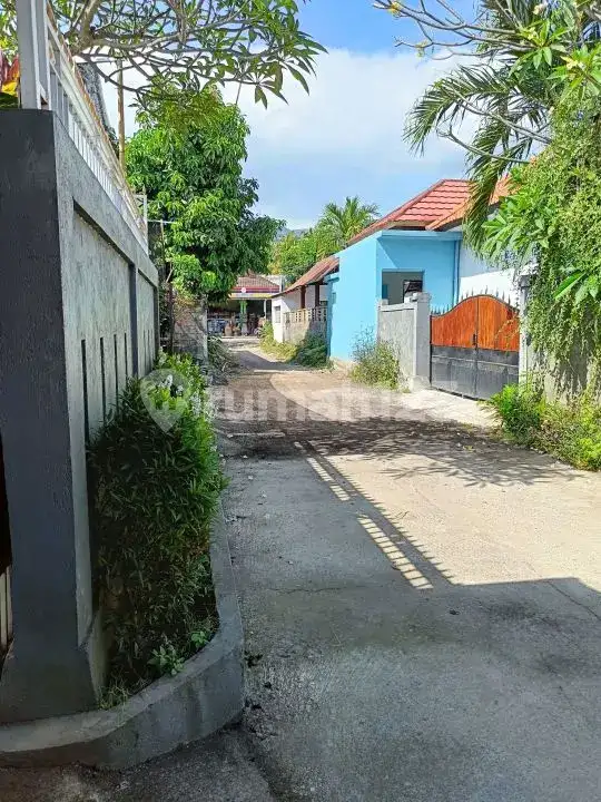2 Unit Rumah di Atas Lahan 400 m² Dekat Pantai dan Central Lovina
