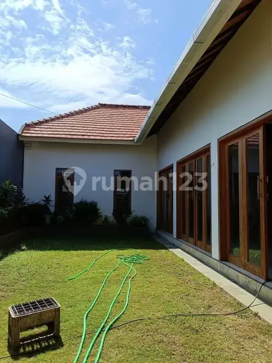 2 Unit Rumah di Atas Lahan 400 m² Dekat Pantai dan Central Lovina