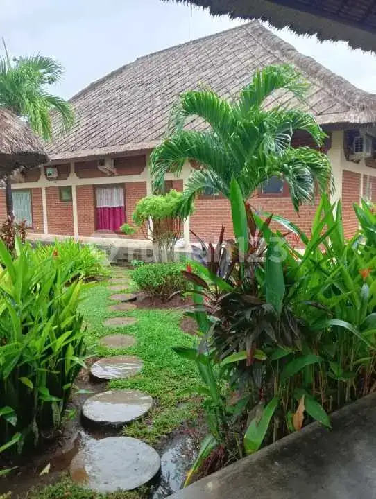 Villa Beachfront 4 Kamar dengan Taman Luas di Dencarik Buleleng