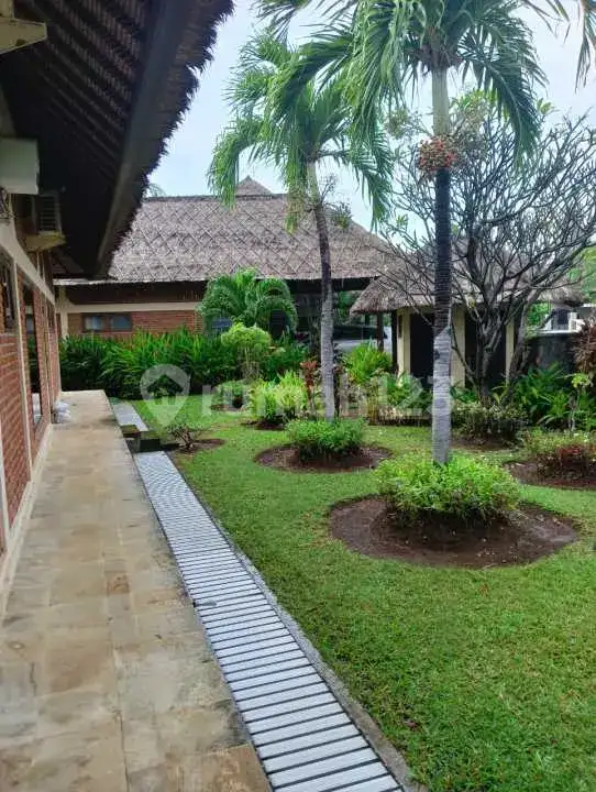 Villa Beachfront 4 Kamar dengan Taman Luas di Dencarik Buleleng