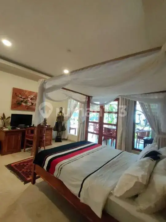 Beach Front Villa 3 Kamar di Seririt Bali dengan Lahan Luas dan Lingkungan Tenang