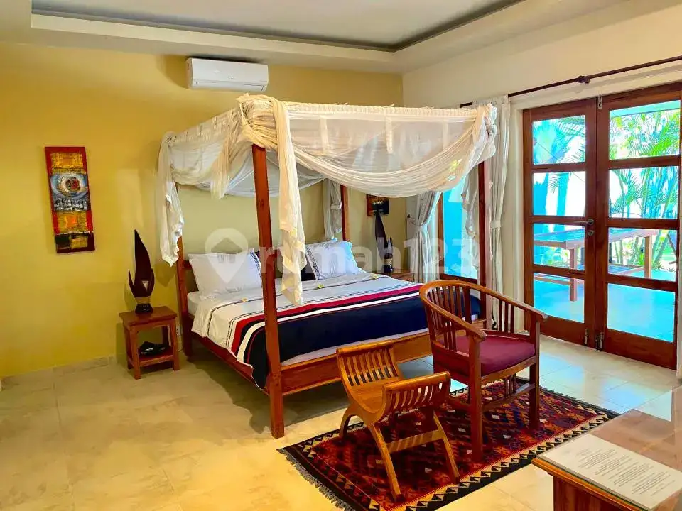 Beach Front Villa 3 Kamar di Seririt Bali dengan Lahan Luas dan Lingkungan Tenang