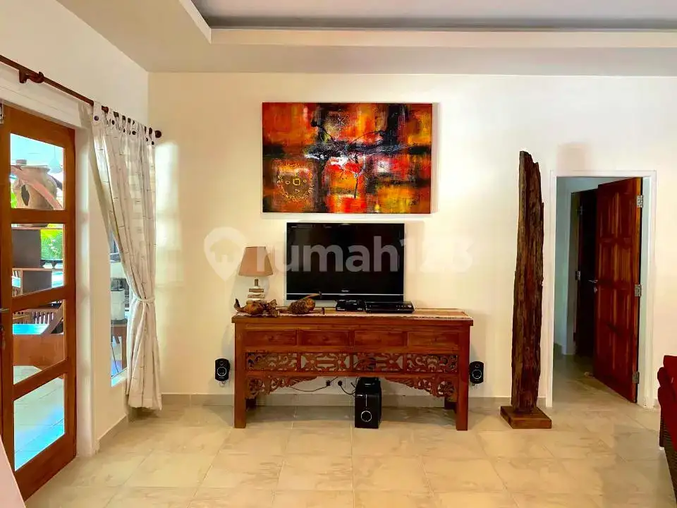 Beach Front Villa 3 Kamar di Seririt Bali dengan Lahan Luas dan Lingkungan Tenang