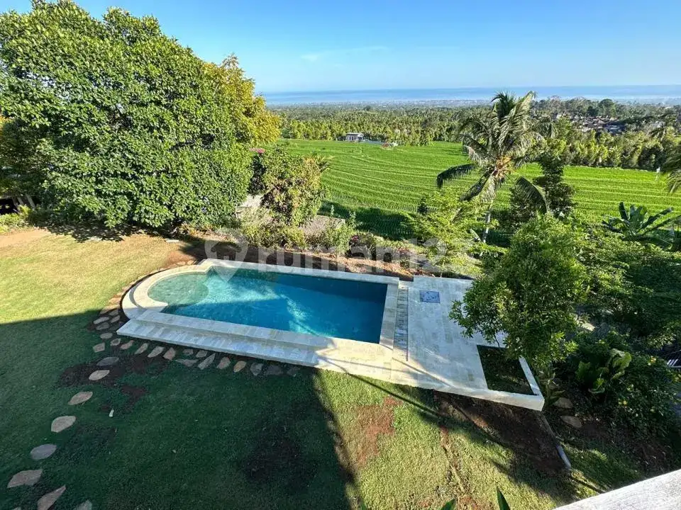 Villa dengan Pemandangan Sawah dan Laut di Area Tenang Sambangan Singaraja