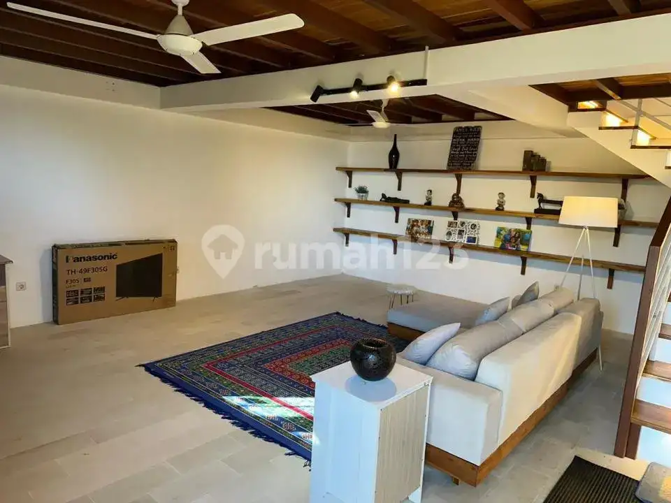 Villa dengan Pemandangan Sawah dan Laut di Area Tenang Sambangan Singaraja
