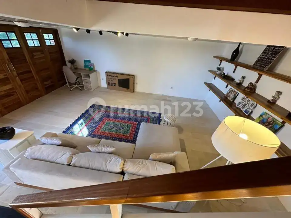 Villa dengan Pemandangan Sawah dan Laut di Area Tenang Sambangan Singaraja